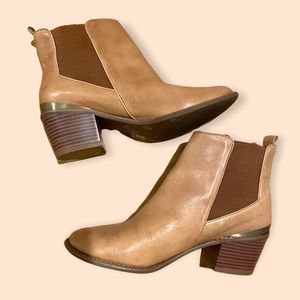 Women’s booties size 8 brown Inc International Concepts
